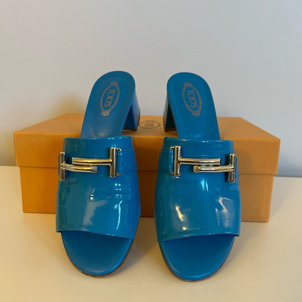 TOD'S Double T Buckle Slides in Deep Turquoise Patent Leather, Size 6.5